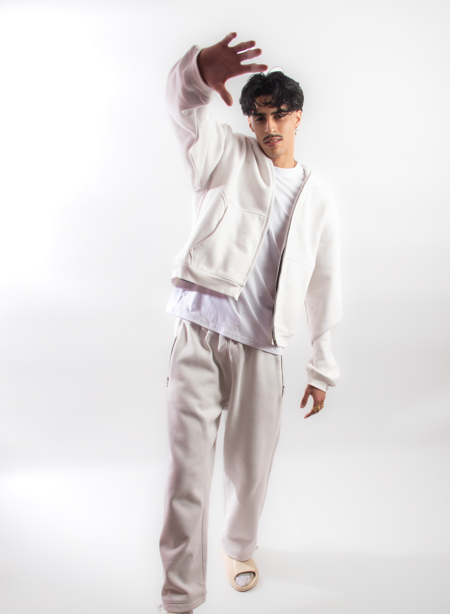 Essential Jogger Zip
