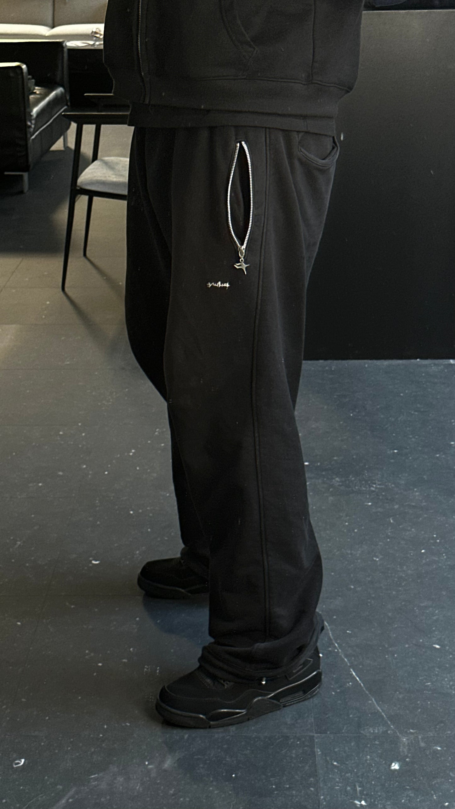 Essential Jogger Zip