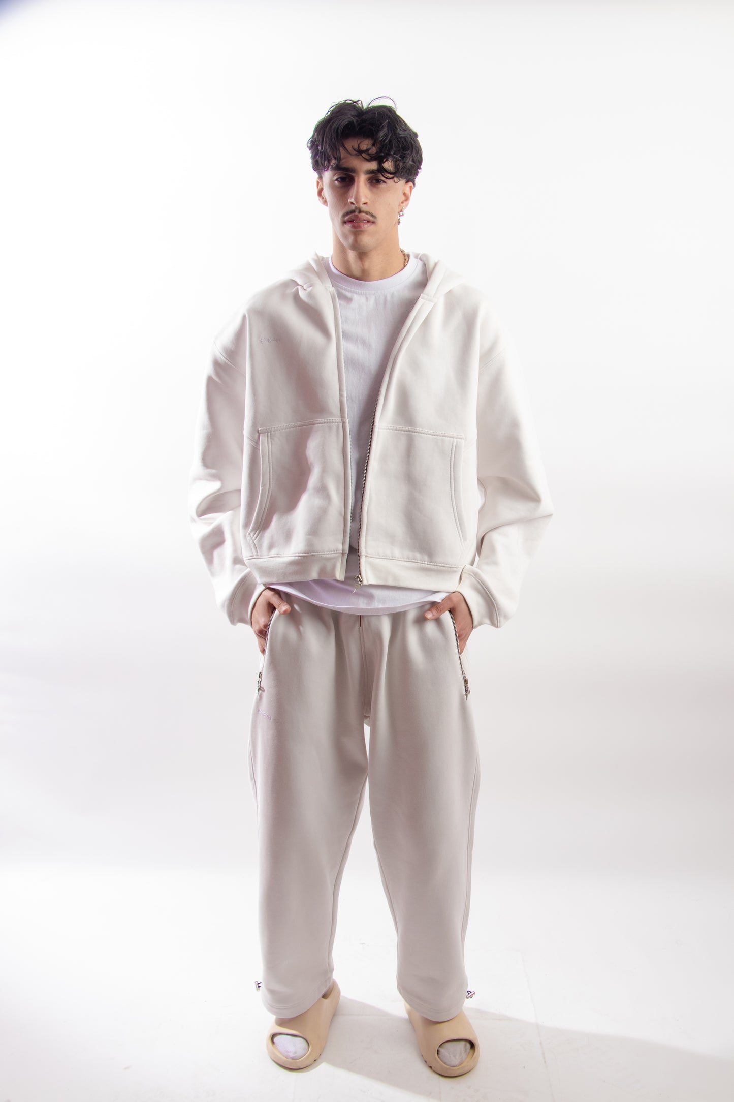 Essential Jogger Zip