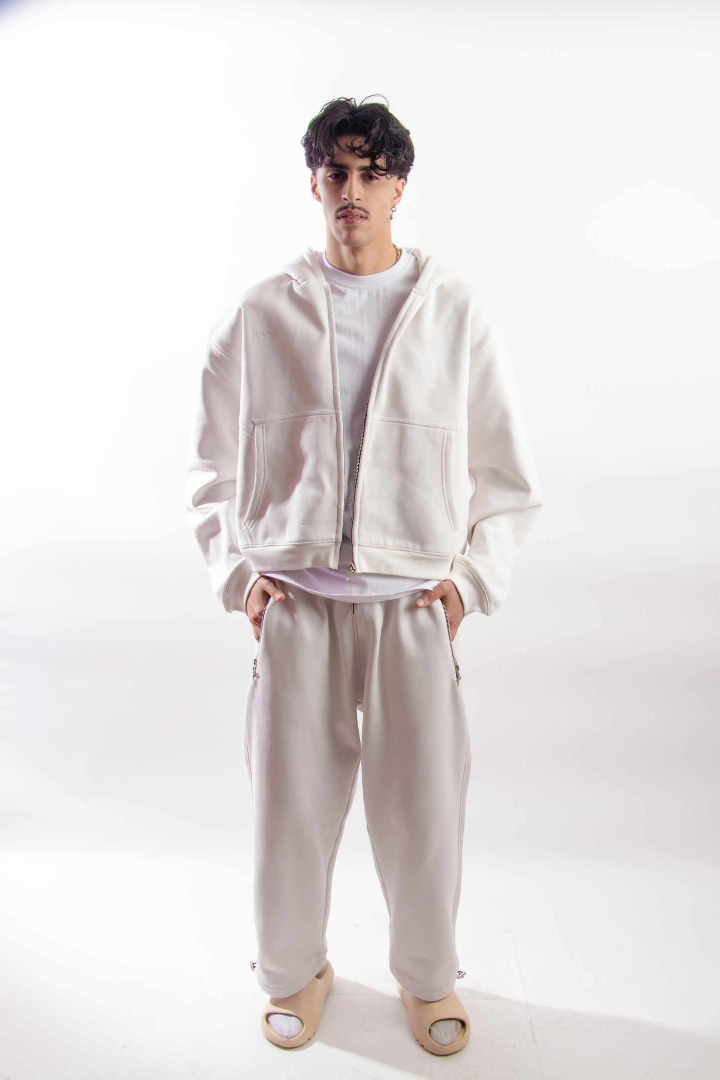 Essential Jogger Zip